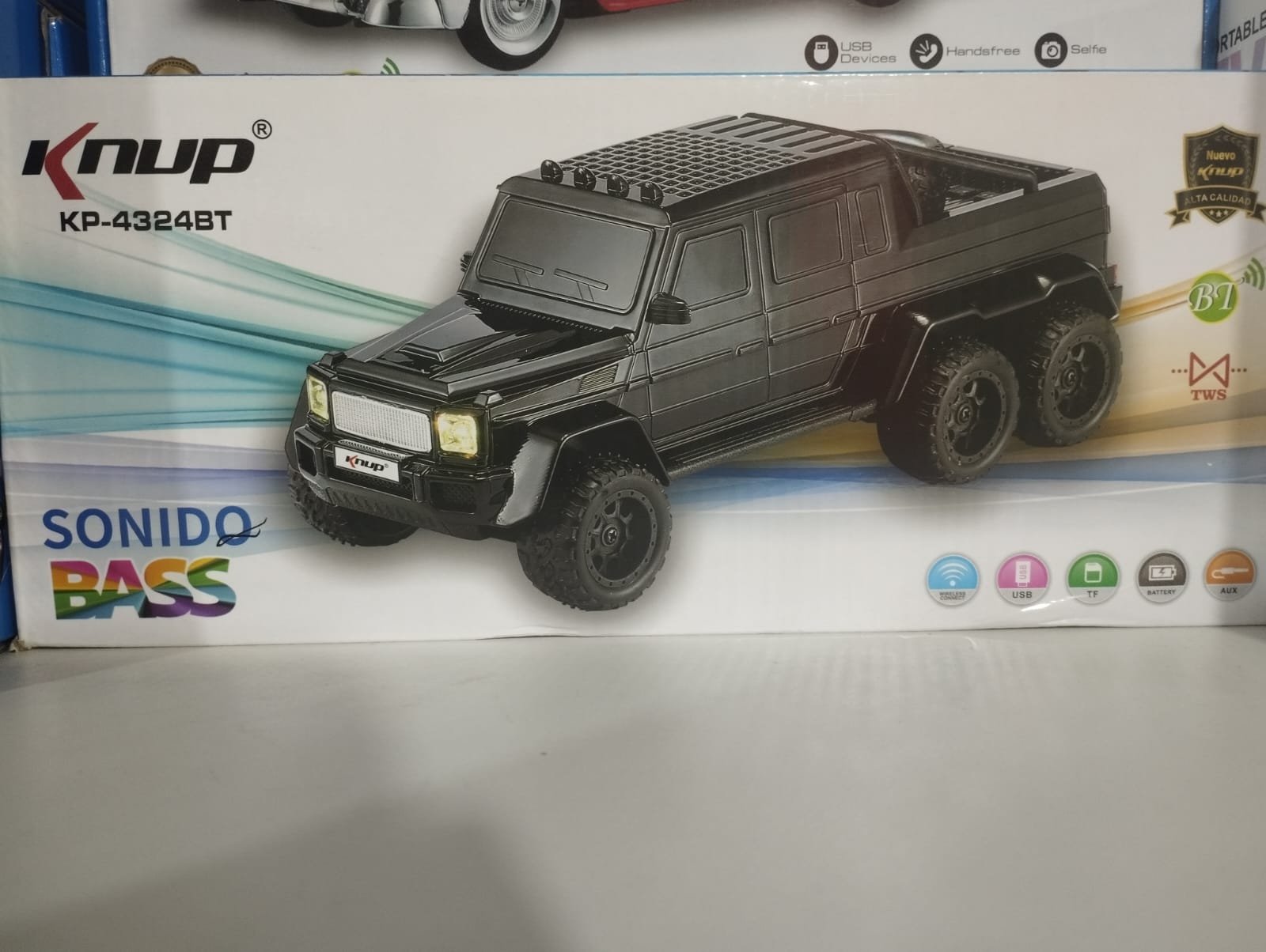 Kp4324bt parlante en form de auto