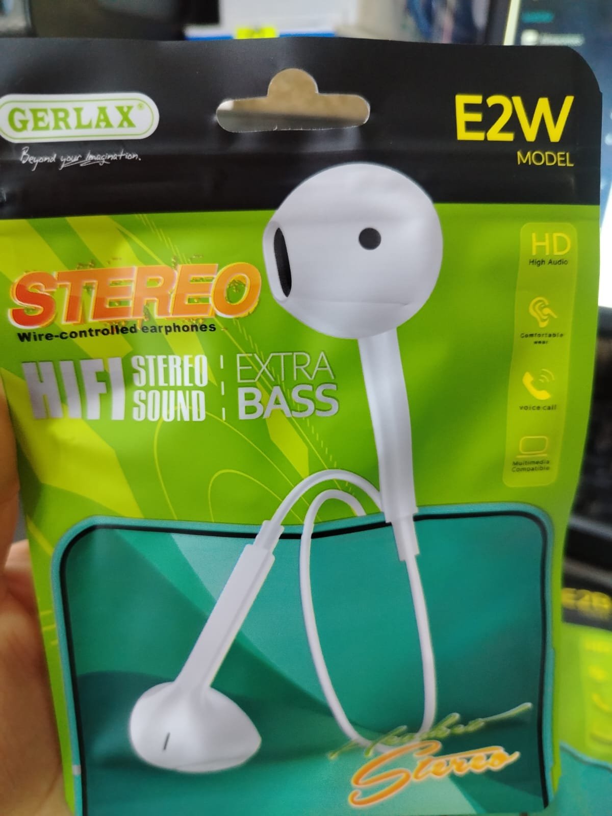 audifono con  cable gerlax e2w