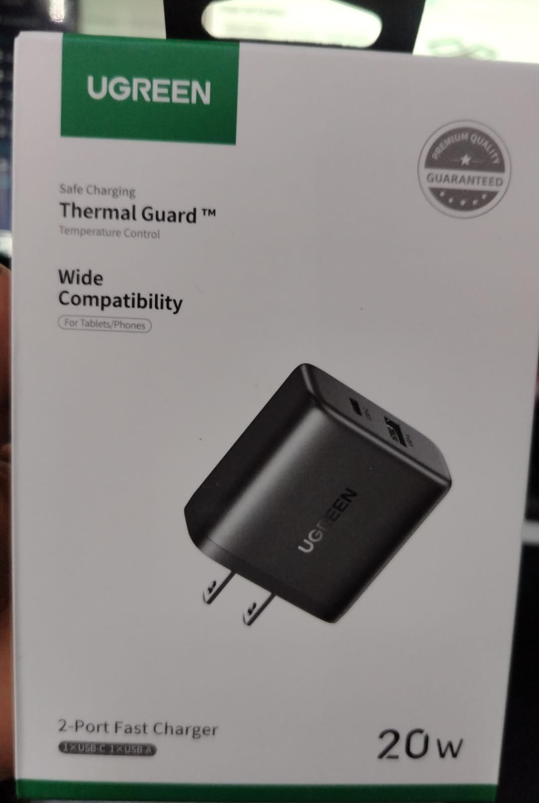 ugreen cubo de cargador con entrada tipo c y usb