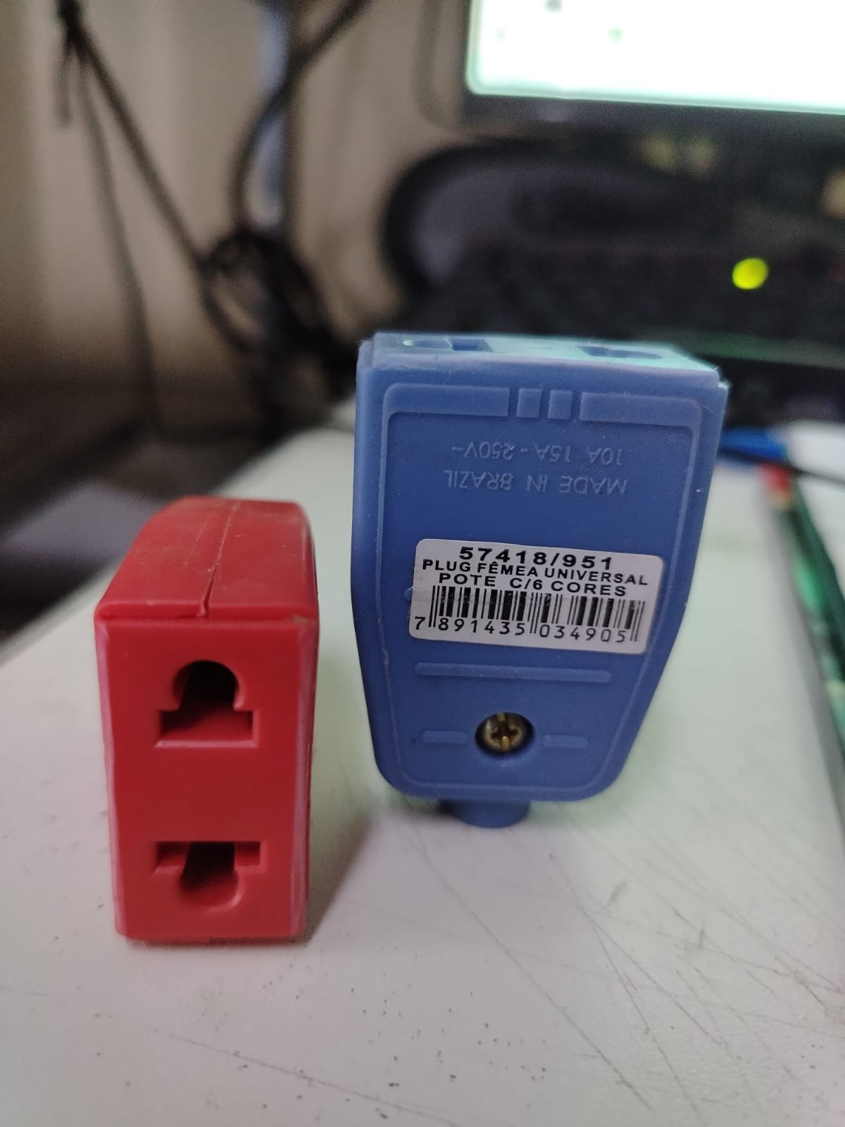 Clavija hembra tramontina toma corriente plug femea universal pote c/6 cores 034905 57418/951